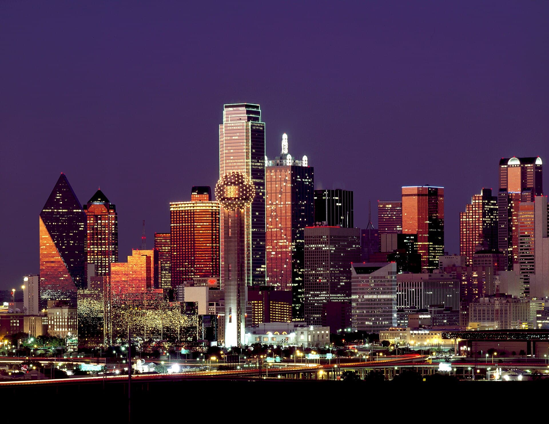 Dallas skyline at dusk